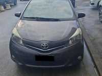 Usata Toyota Yaris Style 90 CV (66 kW) 2012 Grigio Berlina