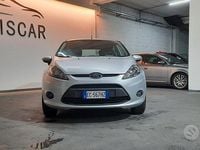 Usata Ford Fiesta Titanium 82 CV (60 kW) 2010 Grigio Utilitaria