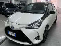 Begagnad Toyota Yaris Hybrid Style 73 HK (53 kW) 2017 Vit Sedan