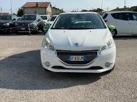 Usata Peugeot 208 82 CV (60 kW) 2013 Bianco Utilitaria