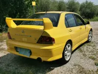 Usata Mitsubishi Lancer 280 CV (205 kW) 2001 Giallo Berlina