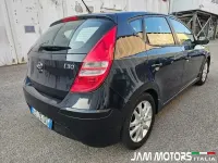 Usata Hyundai i30 Comfort 109 CV (80 kW) 2010 Nero metallizzato Utilitaria