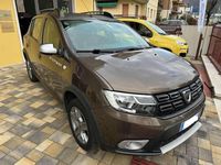 Usata Dacia Sandero Comfort 90 CV (66 kW) 2019 Marrone Berlina