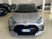 Usata Toyota Yaris 72 CV (52 kW) 2022 Argento Utilitaria