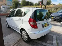Usata Mercedes A180 Avantgarde 109 CV (80 kW) 2010 Bianco Berlina