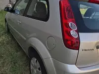 Usata Ford Fiesta Ghia 75 CV (55 kW) 2007 Utilitaria