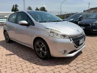 Usata Peugeot 208 Allure 68 CV (50 kW) 2015 Grigio Utilitaria