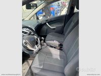 Usata Ford Fiesta Titanium 70 CV (51 kW) 2011 Blu Utilitaria