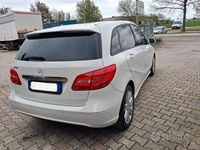 Usata Mercedes B180 Premium 122 CV (89 kW) 2012 Bianco Utilitaria