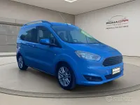 Usata Ford Tourneo Courier Titanium 75 CV (55 kW) 2015 Blu Monovolume