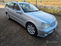 Usata Mercedes C220 Elegance 149 CV (109 kW) 2005 Grigio Station wagon