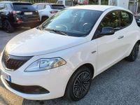 Usata Lancia Ypsilon Silver 69 CV (50 kW) 2023 Bianco Utilitaria
