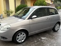 Usado Lancia Ypsilon 75 HP (55 kW) 2008 Citadino