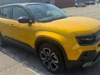 Usata Jeep Avenger EV 61 kW (84 CV) 2023 Oro SUV
