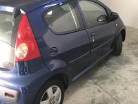 Usata Peugeot 107 68 CV (50 kW) 2007 Blu Utilitaria