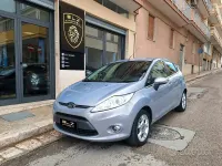 Usata Ford Fiesta Titanium 71 CV (52 kW) 2012 Viola Berlina