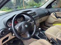 Usata Alfa Romeo 147 Distinctive 140 CV (102 kW) 2006 Nero Utilitaria