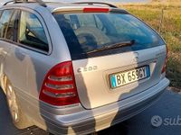 Usata Mercedes C200 Elegance 163 CV (119 kW) 2001 Grigio Berlina