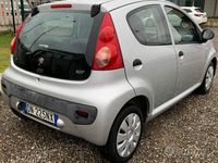 Gebraucht Peugeot 107 Urban Move 68 PS (50 kW) 2008 Grau Kleinwagen