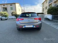 Usata Alfa Romeo Giulietta 105 CV (77 kW) 2013 Grigio Utilitaria