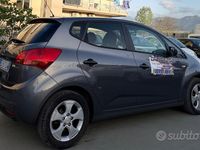 Usata Kia Venga 90 CV (66 kW) 2010 Grigio Utilitaria