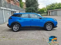 Usata Peugeot 2008 Allure 102 CV (75 kW) 2023 Blu SUV