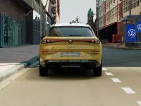 Nuova VW T-Roc R-line 150 CV (110 kW) 2026 Canary yellow nero SUV