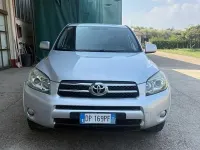 Usata Toyota RAV4 Luxury 177 CV (130 kW) 2008 Argento SUV