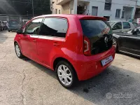 Usata VW up! Move 60 CV (44 kW) 2016 Rosso Utilitaria