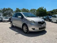 Usata Toyota Yaris 90 CV (66 kW) 2008 Grigio Utilitaria