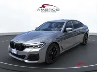 Usata BMW 545e M Sport 394 CV (289 kW) 2022 Grigio Berlina