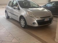 Usata Renault Clio II Dynamique 74 CV (54 kW) 2010 Grigio Berlina