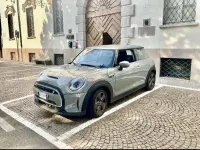 Usata Mini Cooper SE 75 kW (102 CV) 2022 Grigio Utilitaria