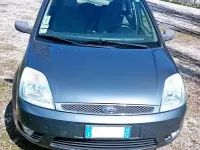Usata Ford Fiesta Ghia 68 CV (50 kW) 2002 Grigio Utilitaria