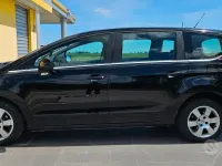 Usata Peugeot 5008 Active 112 CV (82 kW) 2012 Nero Monovolume