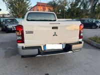 Usata Mitsubishi L200 Invite 150 CV (110 kW) 2021 Bianco Pick-up