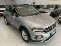 Usata VW T-Roc Life 116 CV (85 kW) 2023 Pyrit silver SUV