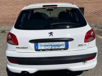 Usata Peugeot 206 60 CV (44 kW) 2011 Bianco Utilitaria