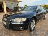 Usata Audi A8 275 CV (202 kW) 2004 Bluazzurro Berlina