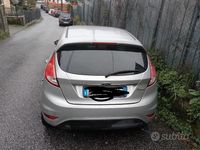Usata Ford Fiesta Titanium 97 CV (71 kW) 2015 Grigio Utilitaria