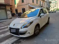 Usata Renault Scénic XMOD 110 CV (80 kW) 2011 Bianco Monovolume
