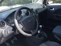 Usata Ford Fiesta Ambiente 75 CV (55 kW) 2004 Utilitaria