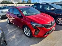 Usata Renault Clio V 101 CV (74 kW) 2024 Rosso Utilitaria