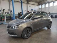 Usata Lancia Ypsilon Gold 69 CV (50 kW) 2022 Grigio scuro metallizzato Utilitaria