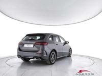 Usata Mercedes B200 AMG line 150 CV (110 kW) 2023 Grigio Monovolume