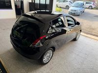 Usata Lancia Ypsilon 69 CV (50 kW) 2015 Nero Utilitaria