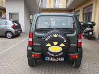 Usata Suzuki Jimny 86 CV (63 kW) 2010 Verde SUV