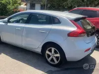 Usata Volvo V40 150 CV (110 kW) 2013 Bianco Berlina