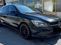 Usado Mercedes CLA200 Shooting Brake Executive 150 CV (110 kW) 2017 Familiar