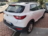 Usata Kia Stonic 101 CV (74 kW) 2020 Bianco SUV